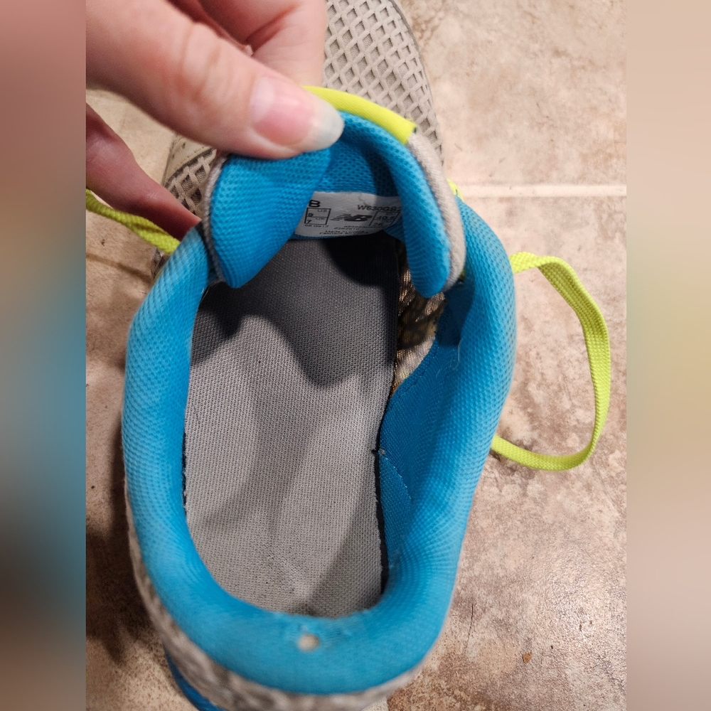 New Balance shoes - Picture 3 of 16